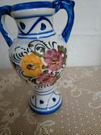Vase en céramique bleu et blanc — Décoré de fleurs colorées, Enlèvement