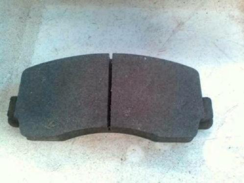 Nieuwe remblokken vooraan voor Mitsububishi Galant Lancer Co, Auto-onderdelen, Remmen en Aandrijving, Mitsubishi, Nieuw, Ophalen