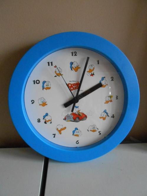 Horloge murale Donald Duck. Produit par Walt Disney, Collections, Personnages de BD, Enlèvement ou Envoi