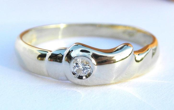 18KT gouden ring met Briljant geslepen diamant., Bijoux, Sacs & Beauté, Bagues, Comme neuf, Femme, Plus petit que 17, Or, Avec pierre précieuse