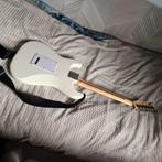 Elektrische Gitaar – Fender Squier Bullet Stratocaster HSS W, Muziek en Instrumenten, Snaarinstrumenten | Gitaren | Elektrisch