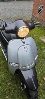 TE KOOP, Vélos & Vélomoteurs, Scooters | Marques Autre, Gts, Comme neuf, Classe B (45 km/h), Enlèvement