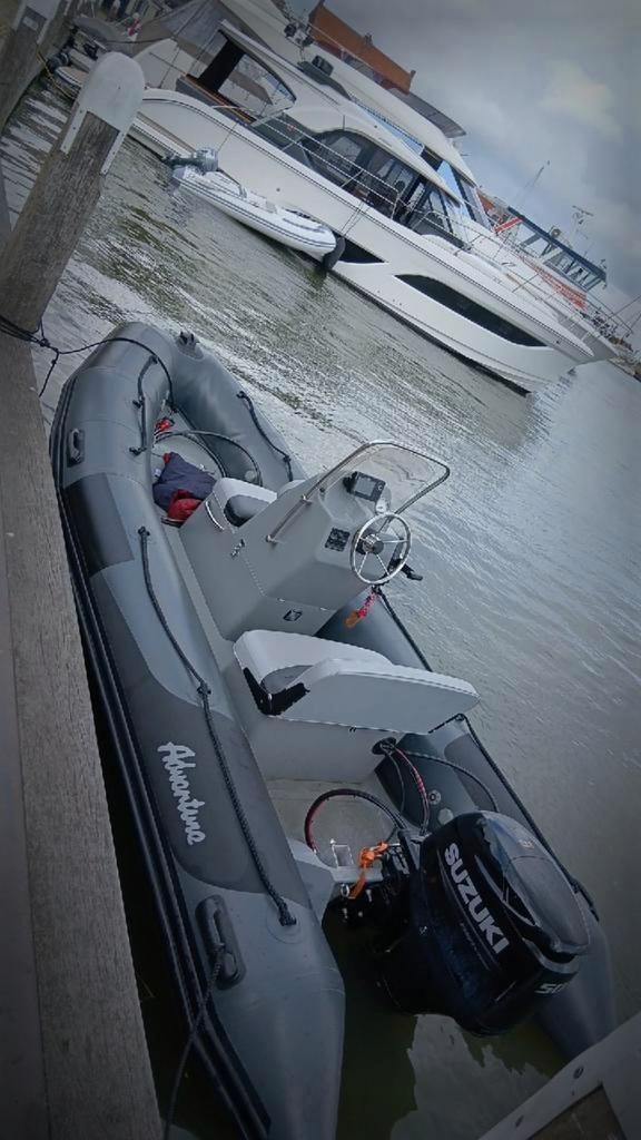 Prachtige Adventure Vesta V450 RIB boot, Watersport en Boten, Speedboten, Zo goed als nieuw, 3 tot 6 meter, Minder dan 70 pk, Polyester