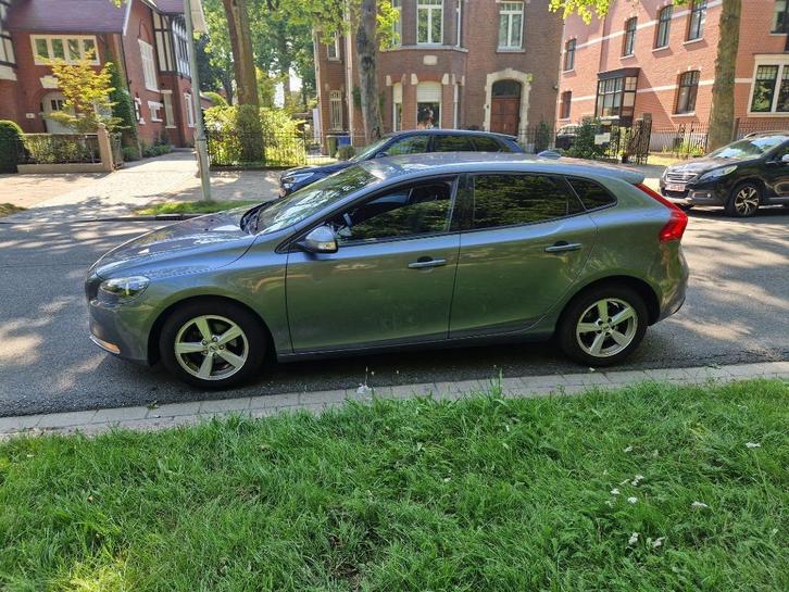 Volvo V40 van 2016 in goede staat. 2.0 diesel Euro 6b, Auto's, Volvo, Particulier, V40, ABS, Airbags, Airconditioning, Alarm, Bluetooth