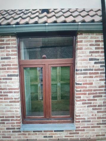 Te koop raam met houte kader dagmaat 1m x 1.70 3 stuks  beschikbaar voor biedingen