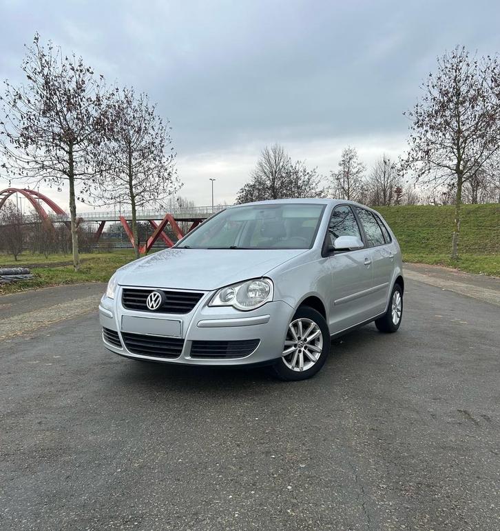 VOLKSWAGEN POLO 1.2 ESSENCE  EURO 4  AIRCO  5 PORTES, Autos, Volkswagen, Particulier, Polo, ABS, Airbags, Air conditionné, Alarme