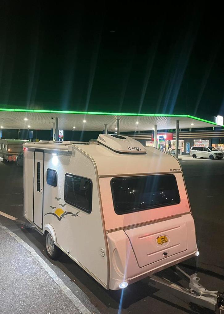 CARAVANE 2024‼️, Caravanes & Camping, Caravanes, Particulier, jusqu'à 4, 500 - 750 kg, Siège standard, Autres marques, Grand lit