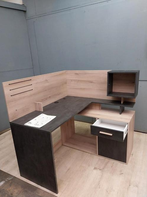 Hoekbureau voor werk/studenten (levering en hermontage), Huis en Inrichting, Bureaus, Zo goed als nieuw, Bureau, Ophalen of Verzenden