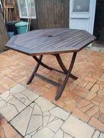 Tuin tafel ,plooibaar en staat binnen tijdens de winter ., Ophalen