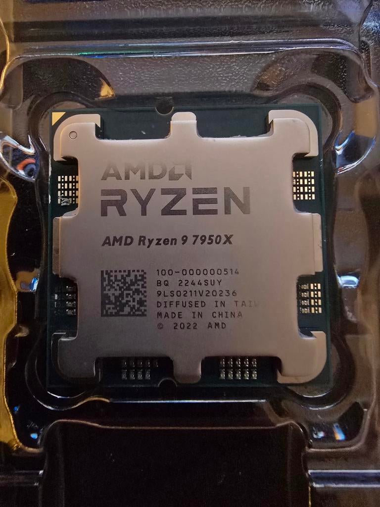 For Sale AMD Ryzen 9 7950X - 16 Cores, Computers en Software, Processors, Ophalen of Verzenden