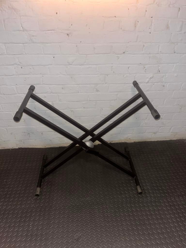 Support piano en X, Musique & Instruments, Enlèvement, Utilisé