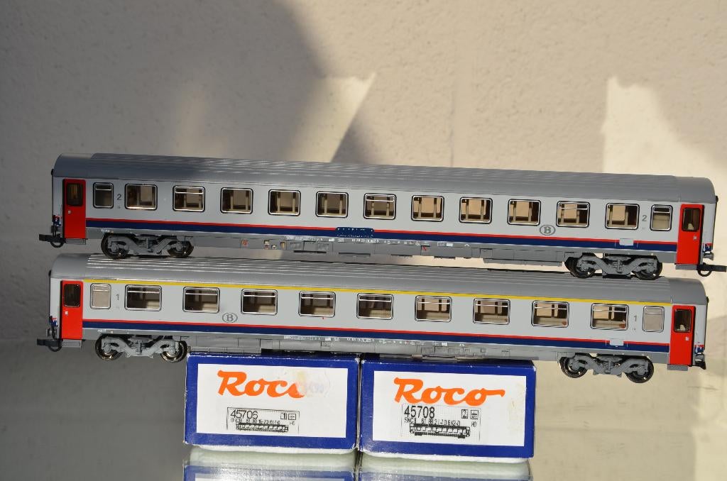 Roco (HO) voiture SNCB-Type I6 A9 (45706)+(45708) 'New look', Hobby & Loisirs créatifs, Enlèvement ou Envoi, Comme neuf, Roco