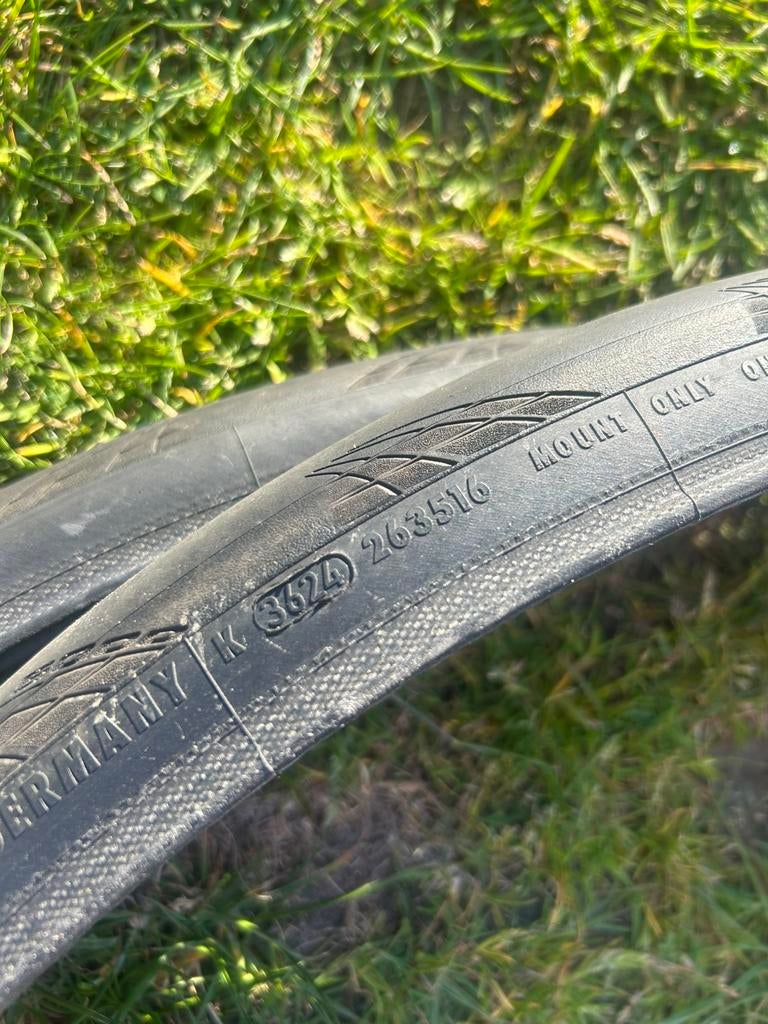 Continental grand prix 5000. C28 set van 2, Ophalen