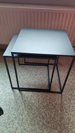 Bijzettafeltjes, Enlèvement