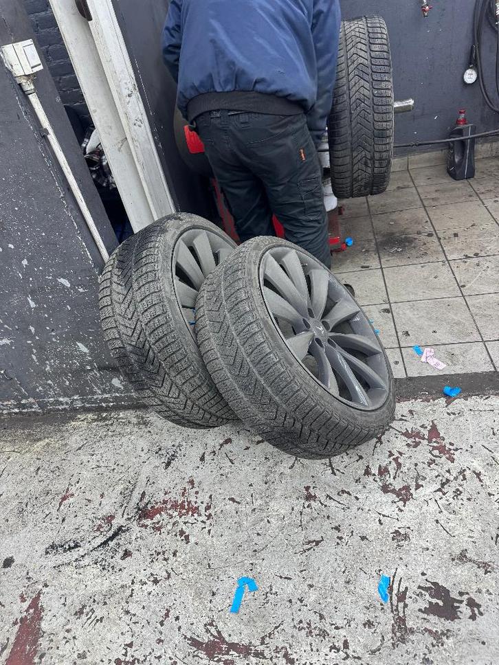 Tesla model s 21  245/35r21, Auto-onderdelen, Banden en Velgen, Band(en), Winterbanden, 21 inch, 245 mm, Ophalen