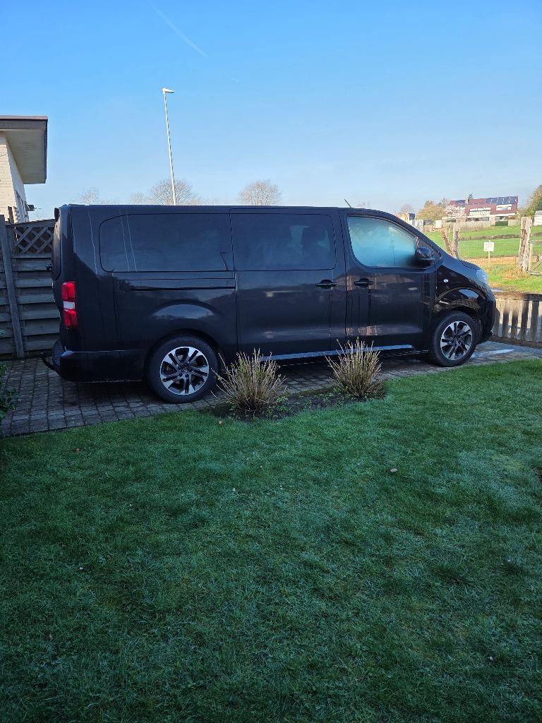 Nette zwarte opel zafira 2.0 Diesel .bouwjaar 09/2024., Autos, Opel, Cuir, 8 places, Achat, Entretenue par le concessionnaire