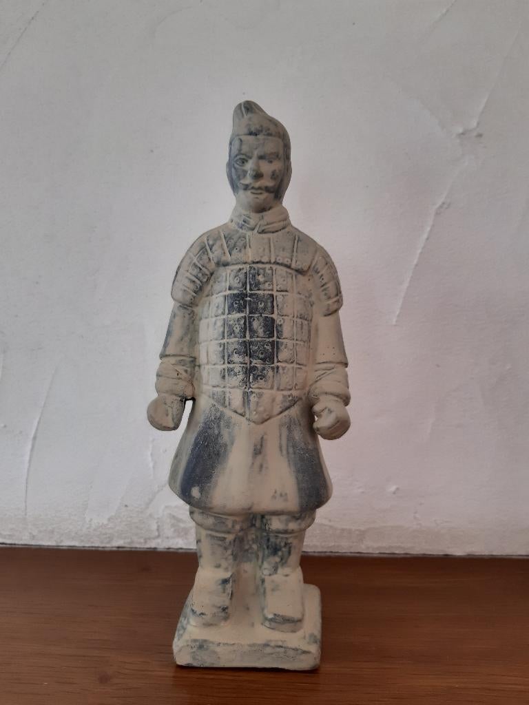 Beeldje van Chinese soldaat (terracotta leger-stijl) - 22cm, Collections, Statues & Figurines, Utilisé, Enlèvement ou Envoi
