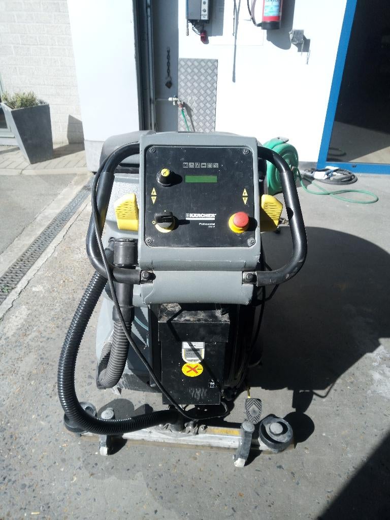 machine de nettoyage à gommage Käercher, Enlèvement, Utilisé, Machine de nettoyage à brosse