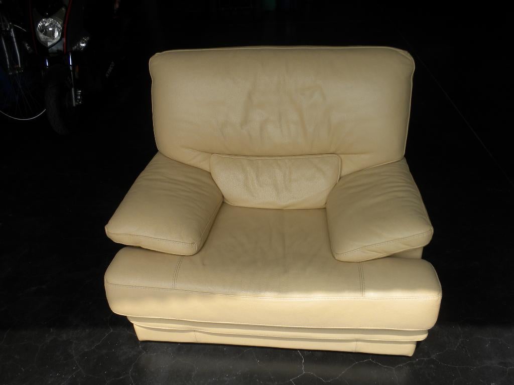 Een persoons beige lederen club zetel, Ophalen, Gebruikt, Eenpersoons, 100 tot 125 cm