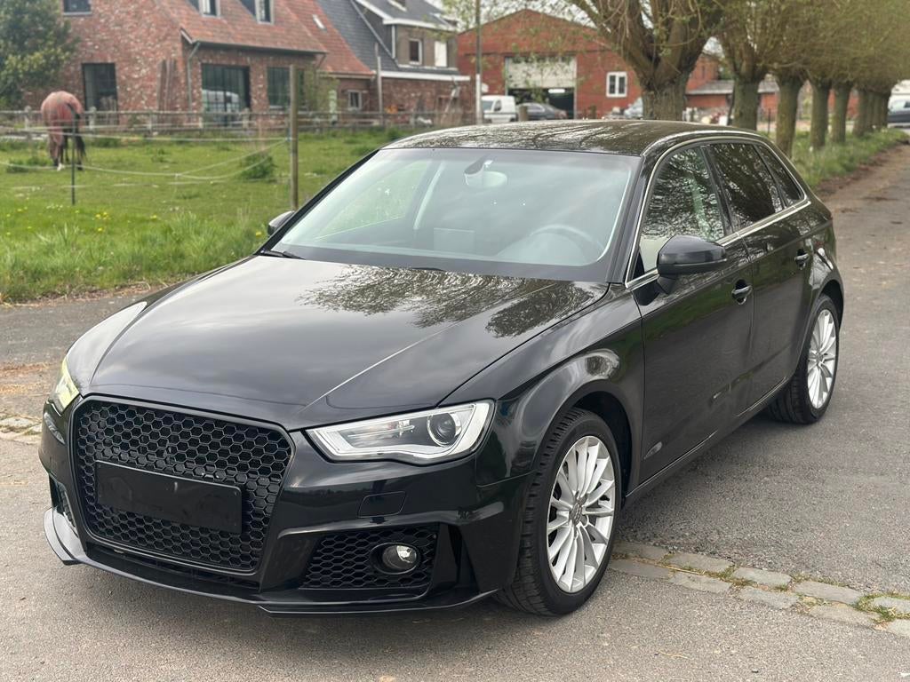 Audi a3 2014 1.6 diesel, Auto's, Audi, Stof, Zwart, Zwart, Parkeersensor