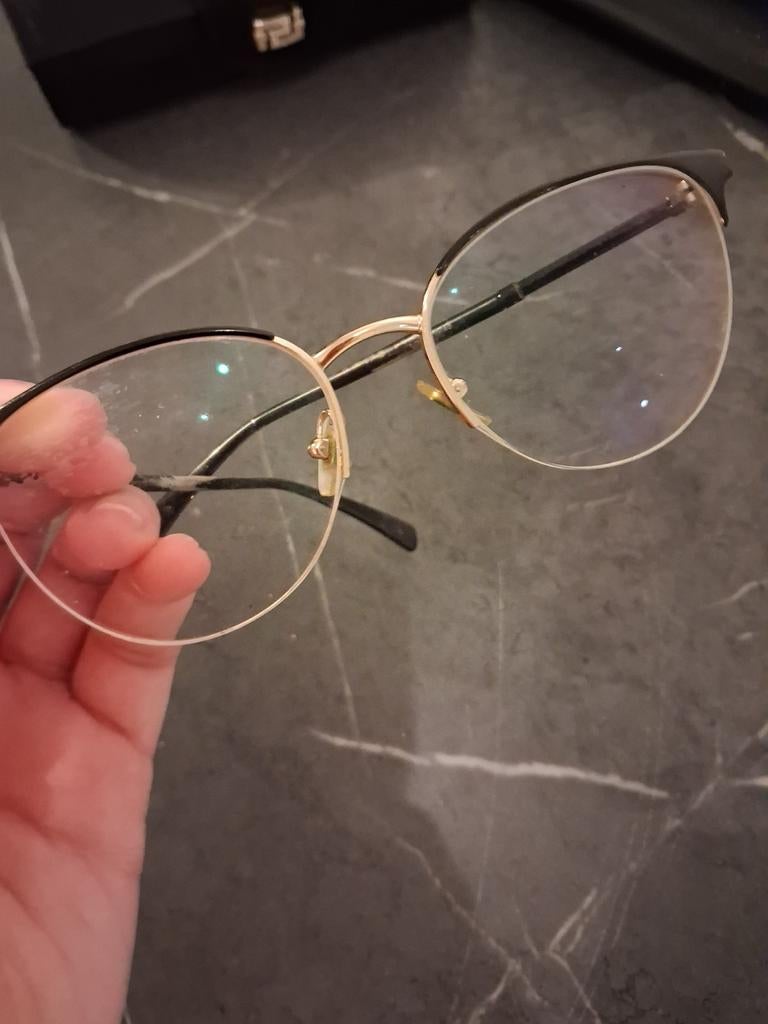 Versace-paar, Ophalen