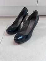 Escarpins en cuir verni noir Tamaris, taille 38, Vêtements | Femmes, Chaussures, Enlèvement ou Envoi, Escarpins, Porté, Noir