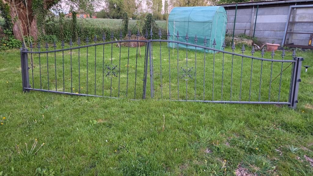 Metalen poort (Tuinpoort), Ophalen, Met poort, Zo goed als nieuw, Sierhekwerk
