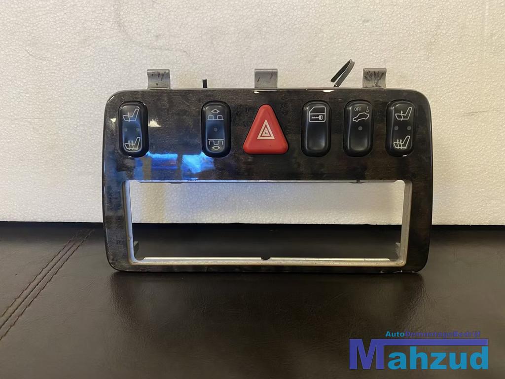 MERCEDES CLK W208 Middenconsole met schakelaar 2108200151, Gebruikt, Mercedes-Benz AG, Mercedes-Benz, Mercedesstrasse 120
70372  Stuttgart, DE