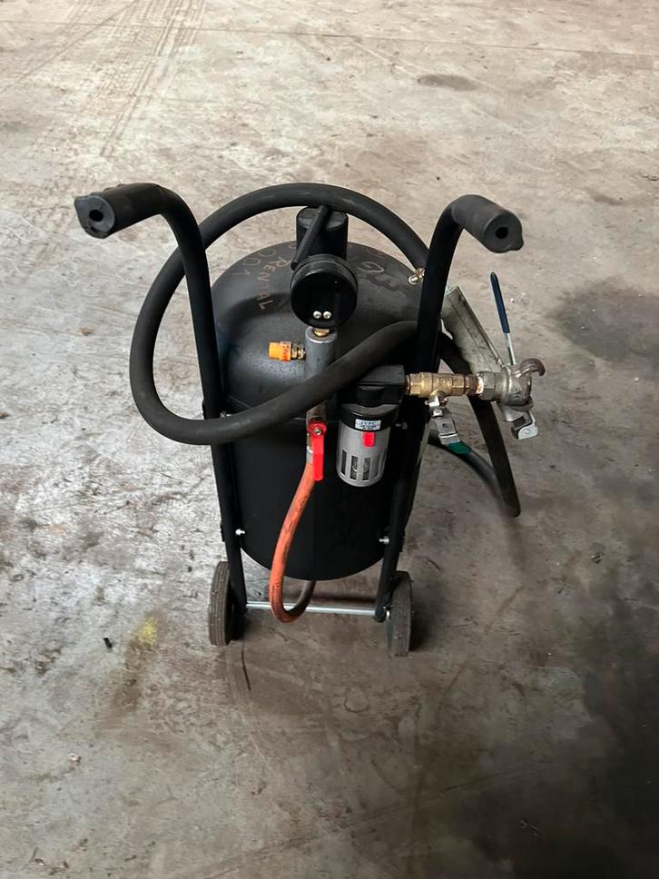 Mobiele professionele zandstraalketel met drukmeter, Autos : Pièces & Accessoires, Pompes à essence, Utilisé, Enlèvement