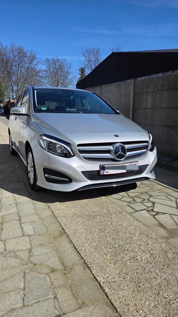 Te koop: prachtige Mercedes-Benz B180 automaat, Auto's, Automaat, Euro 6, Particulier, Bluetooth