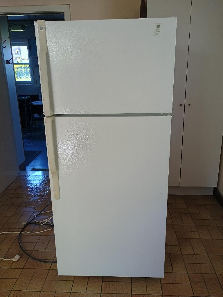  General Electric (GE) koelkast met ijsblokmachine, Ophalen, Gebruikt, 200 liter of meer, 60 cm of meer