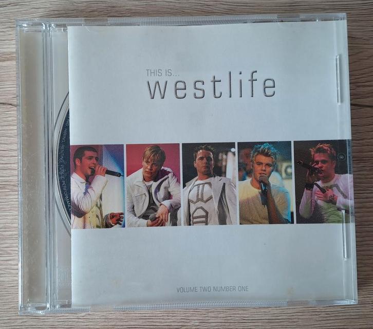 Westlife - This is... Westlife (Vol. 2 No. 1) UK edition, Cd's en Dvd's, Cd's | Pop, Zo goed als nieuw, 2000 tot heden, Ophalen of Verzenden
