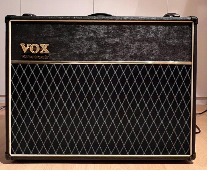 Ampli de guitare VOX Lights, Musique & Instruments, Amplis | Basse & Guitare, Comme neuf, Guitare, 100 watts ou plus, Enlèvement