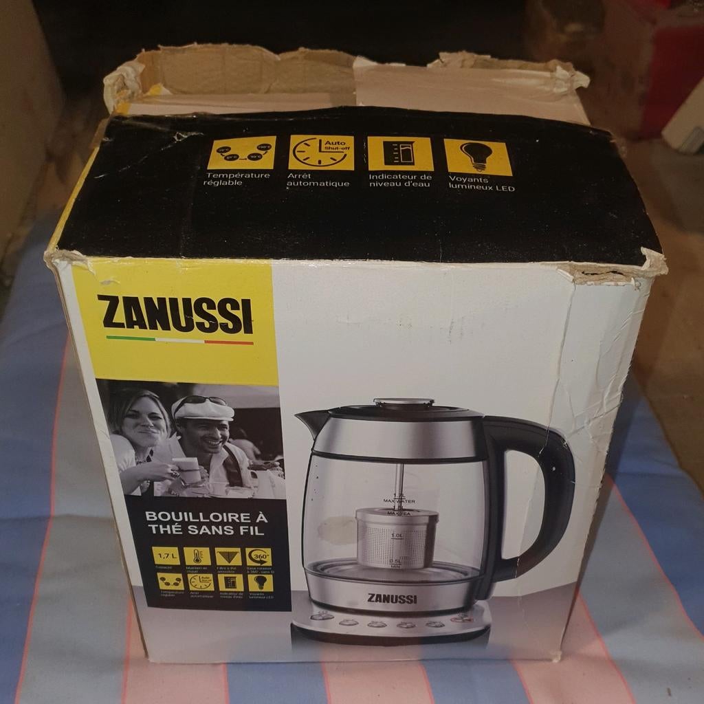 Bouilloire Zanussi en très bon état, Enlèvement