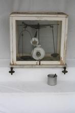 Precisieweegschaal / Apotheekweegschaal Haupter in kastje, Antiek en Kunst, Ophalen