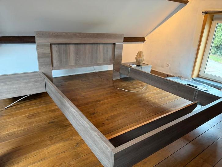 Lit double 160x200 à donner, SANS sommier, Maison & Meubles, Chambre à coucher | Lits, Utilisé, 160 cm, 200 cm, Enlèvement