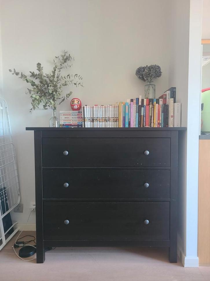 Commode HEMNES noire Ikea, Maison & Meubles, Armoires | Commodes, Enlèvement