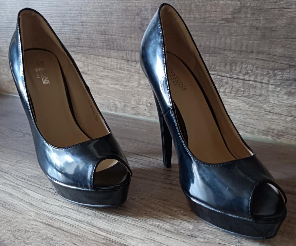 Une paire d' escarpins sexy noir, Enlèvement ou Envoi, Noir, Escarpins