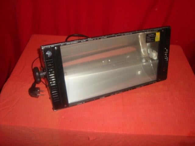 Utilisé : stroboscope jumbo Showtec DMX 1500W, 20250371, Musique & Instruments, Lumières & Lasers, Utilisé, Autres types, Effet stroboscopique