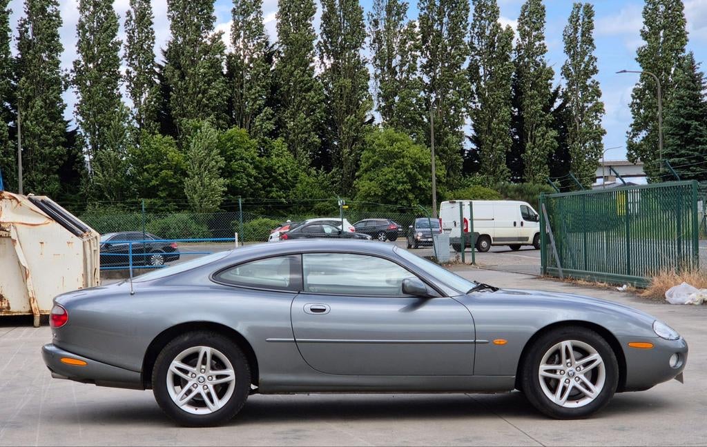 Jaguar XK8 4.2benz boite auto V8 full options 240mkm 6999€, Auto's, 219 kW, 4200 cc, Leder, 5 zetels