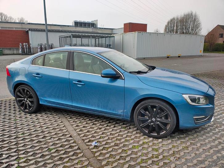 Belle VOLVO S60 2.0D5 (225 CV) BWJ 2016 avec 108 000 km, Autos, Volvo, Particulier, S60, Diesel, Euro 6, Berline, 5 portes, Automatique