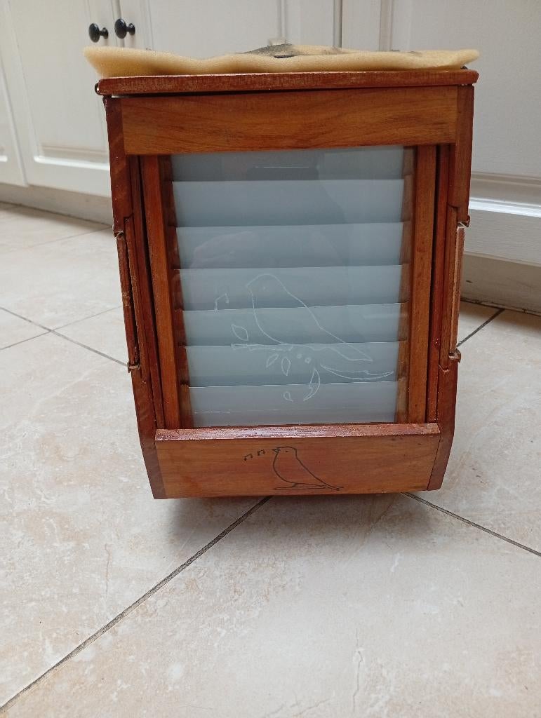 VINKENKOOI SPEELKLAAR KAN VERDUISTEREN, Ophalen, Gebruikt, Hout, Vogelkooi