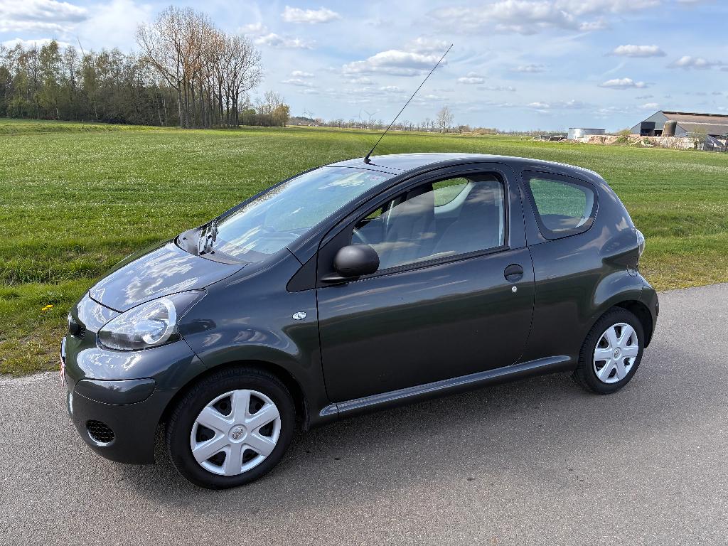 Toyota Aygo 63OOO km, Auto's, Toyota, Euro 5, Handgeschakeld, Particulier, Aygo