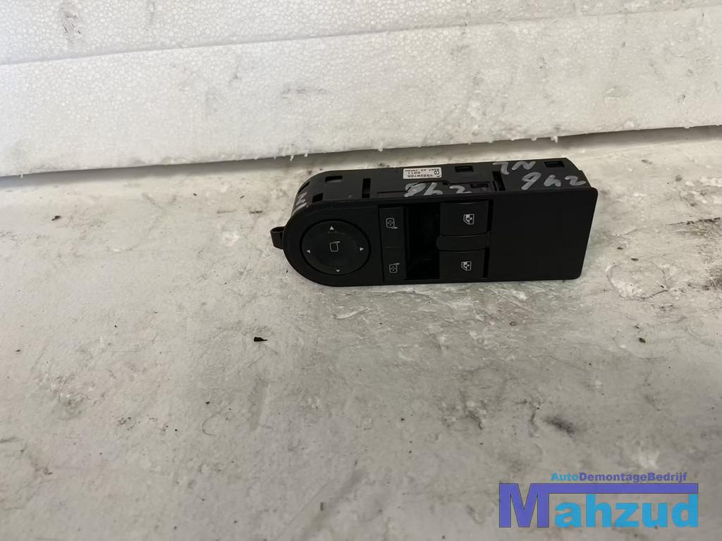 OPEL ASTRA H Links raam schakelaar 2004-2009, Autos : Pièces & Accessoires, Opel Automobile GmbH, Opel, Bahnhofsplatz 1
65423  Russelsheim am Main, DE