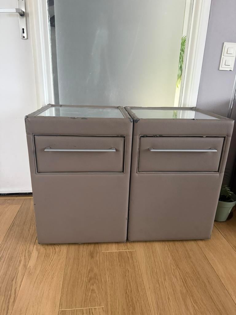 Nachtkast, Ophalen, Zo goed als nieuw