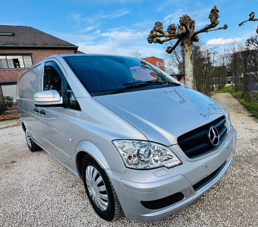 MAGNIFIQUE MERCEDES 3.0CDI V6 AVEC CLIMATISATION AUTOMATIQUE, Cuir, Achat, Entreprise, Carnet d'entretien