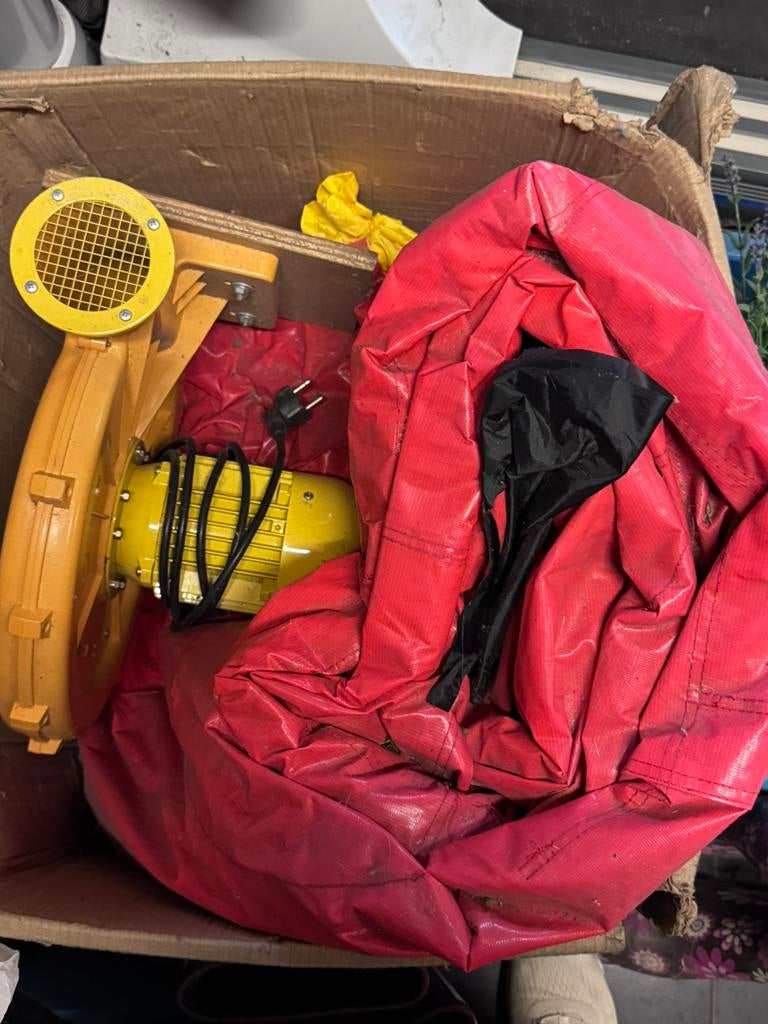 Gratis springkasteel klein, Kinderen en Baby's, Speelgoed | Buiten | Opblaasfiguren, Ophalen, Gebruikt