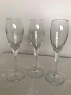 16 champagneglazen samen 7€, Ophalen