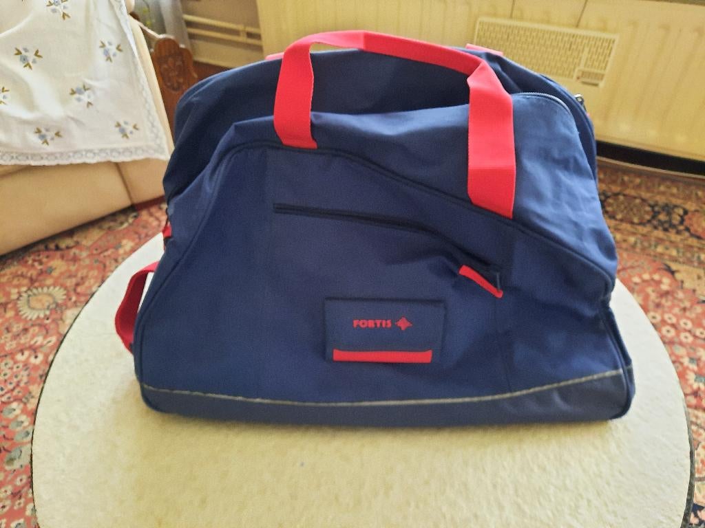 grote blauw/rode reistas, 40 tot 60 cm, 30 cm of meer, Blauw, Ophalen of Verzenden