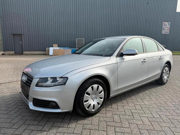 Audi A4 1.8 benzine bouwjaar 2009 64.000 km goede staat, Auto's, Audi, Bedrijf, Te koop, A4, Airconditioning, Boordcomputer, Elektrische buitenspiegels